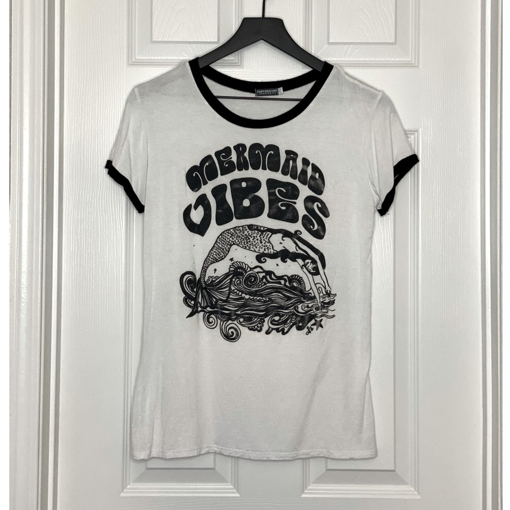 Mermaid Vibes Graphic Tee